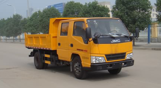 江鈴雙排公路養(yǎng)護(hù)車(chē)